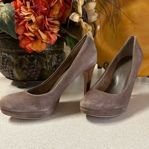 Banana Republic® Beautiful Stone Suede Stacked Heels 🤎